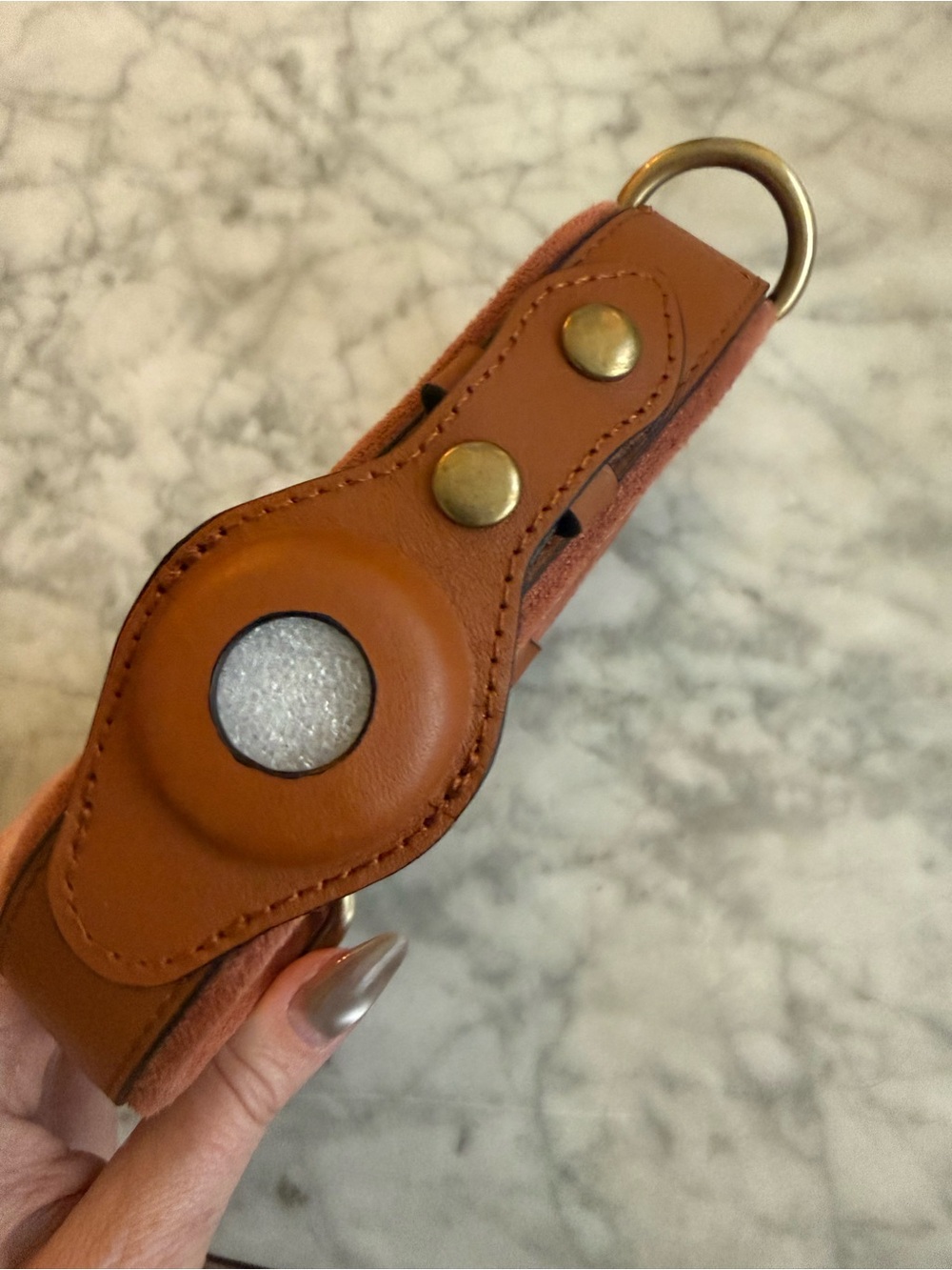 NEW Chonk Luxury Dog Collar Size Medium Brown Leather Apple AirTag Holder